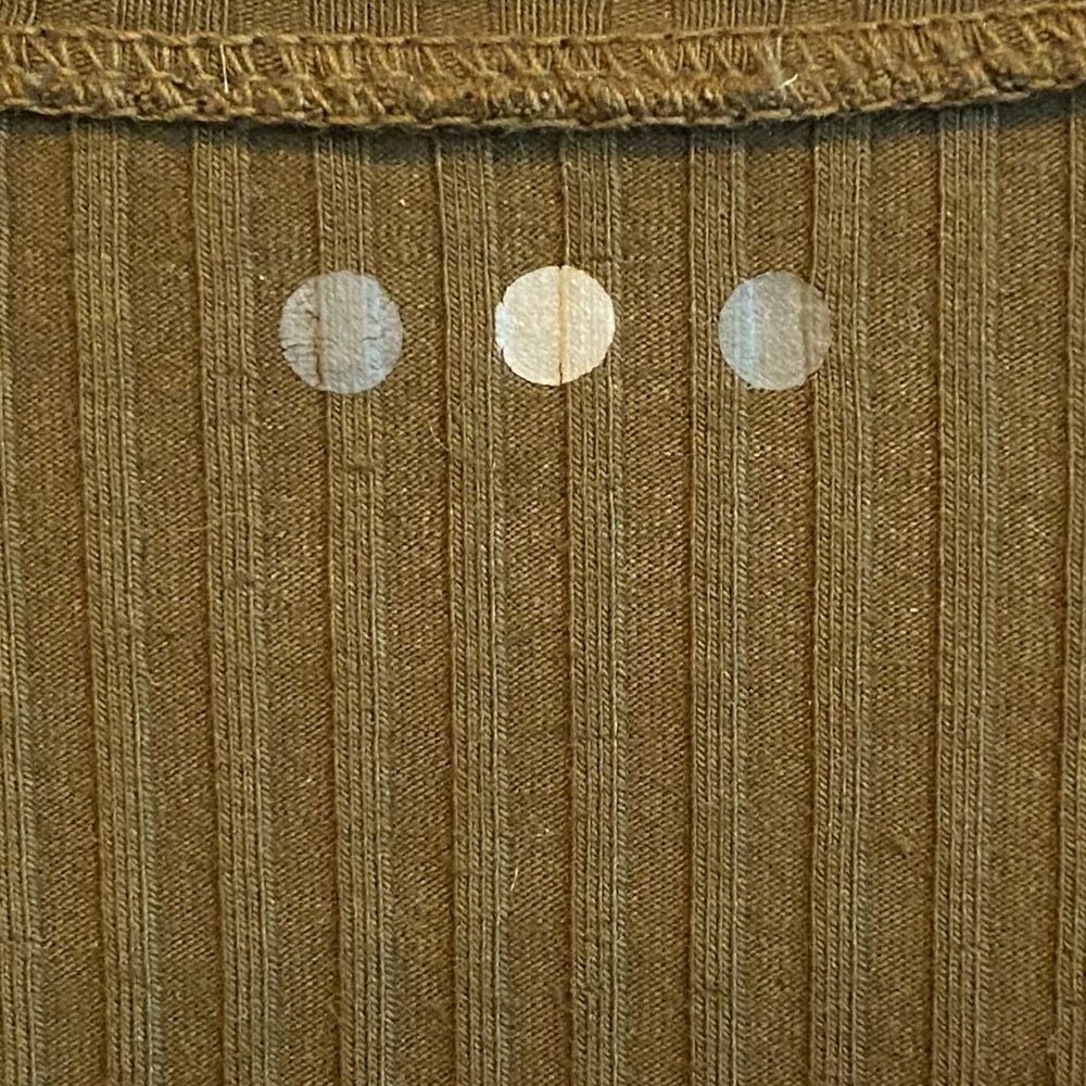 Three Dots Womens Green V-Neck Long Sleeve Pullover Sweater Size SMALL - Picture 2 of 6